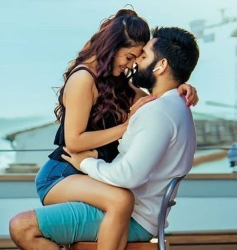 Nuvve Nuvve Song Lyrics – Red Movie